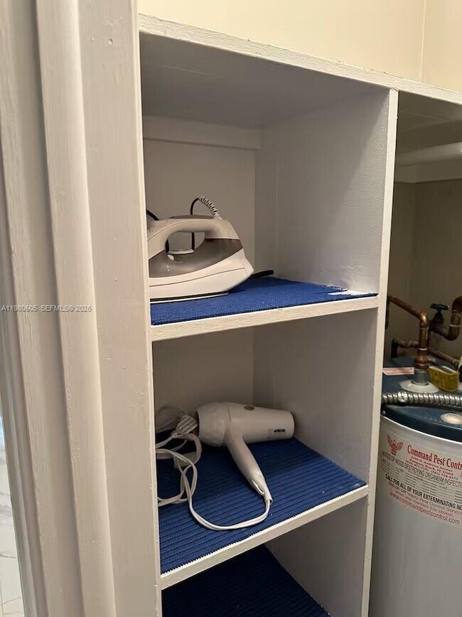 Building Photo - 1120 NE 24th Ave