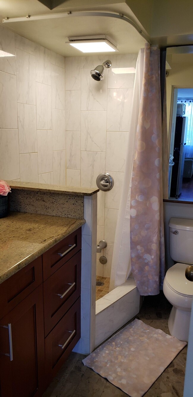 Building Photo - 1700 Ala Moana Blvd