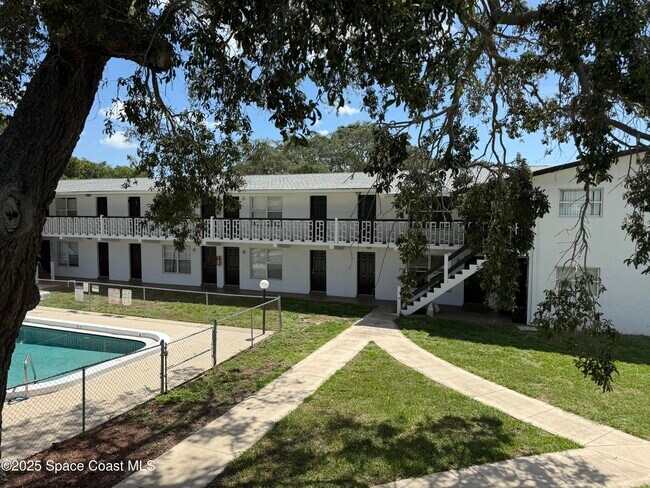 Building Photo - 1440 Parkway Dr