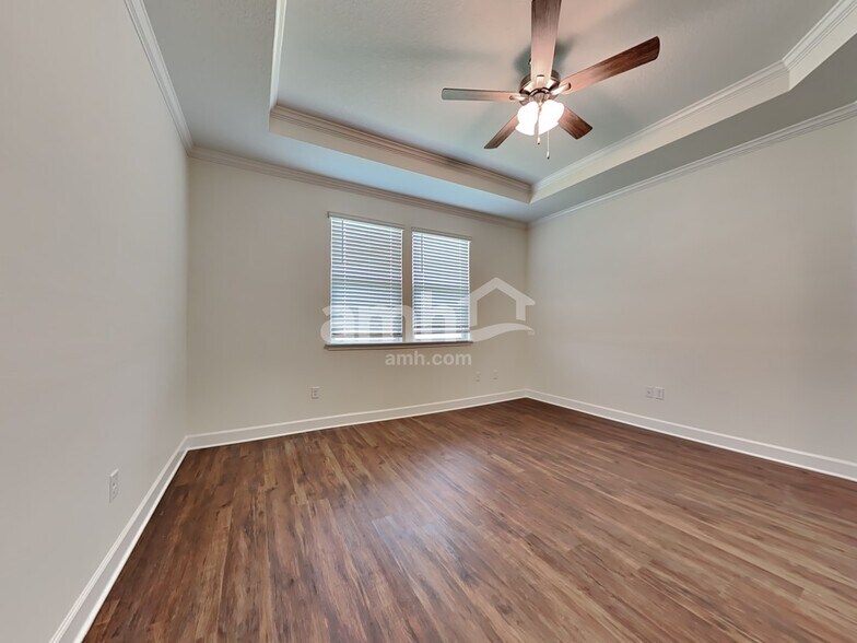 Building Photo - 957 Tan Tara Trl