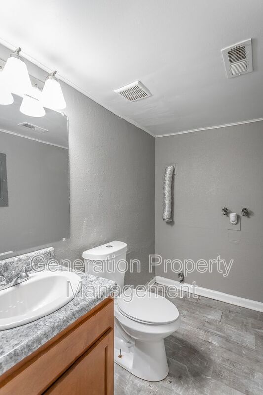 Building Photo - 510 Ely Rd