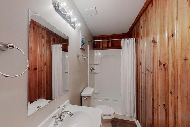 Building Photo - Hickory Hills Estates Home, a 8 minute walk to transit stop N Hairston Rd & 452