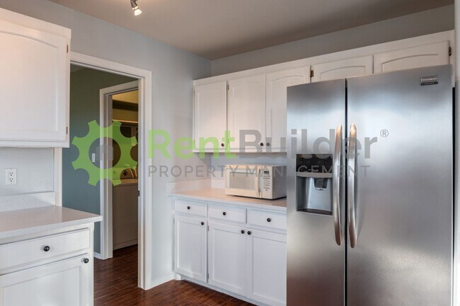 Building Photo - CALL US TODAY AT (505) 808-6467 TO SCHEDUL...