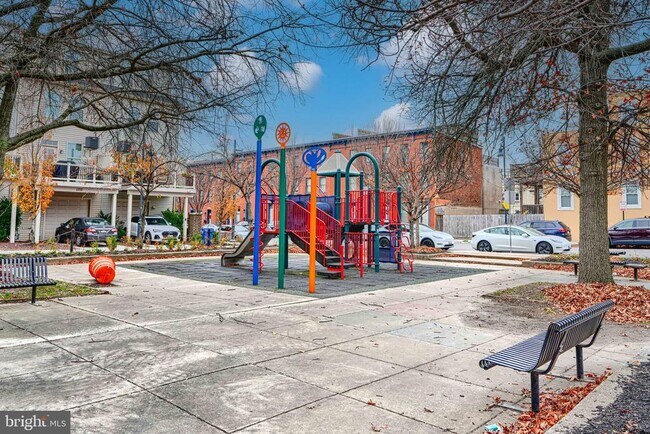 Building Photo - 1730 E Chase St