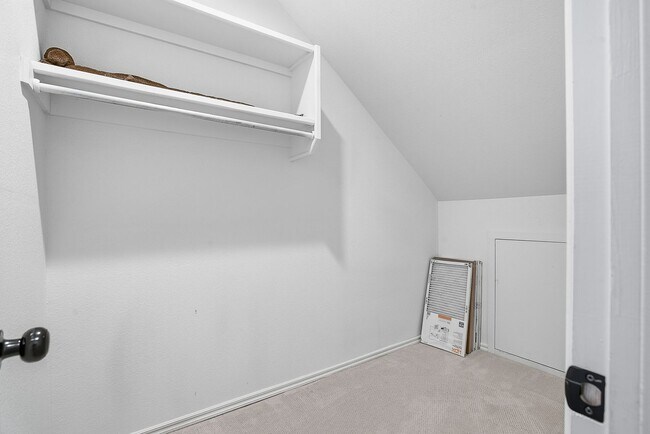 Building Photo - 408 W Fairway Ct