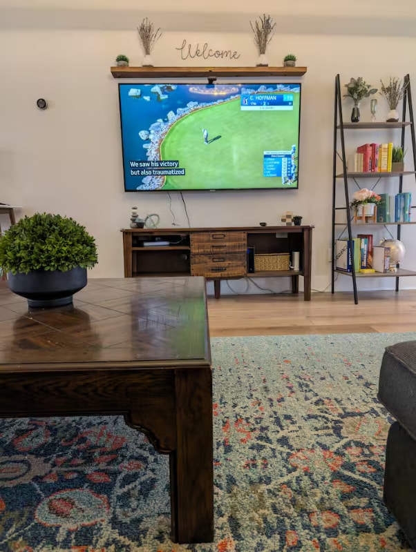 Building Photo - 10095 Lake Forest Way