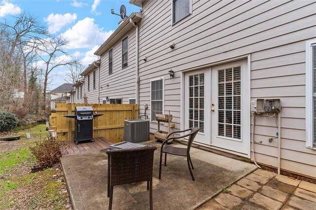 Building Photo - 1168 Stephens St