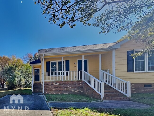 Building Photo - 1213 Shakentown St