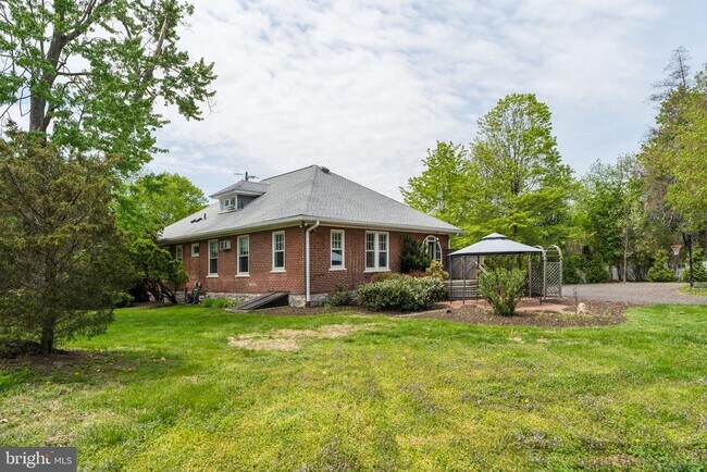 Building Photo - 919 Skippack Pike