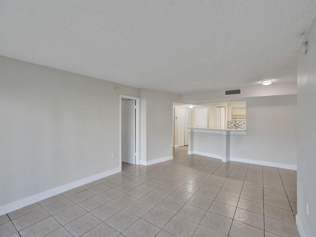 Building Photo - 4205 N University Dr