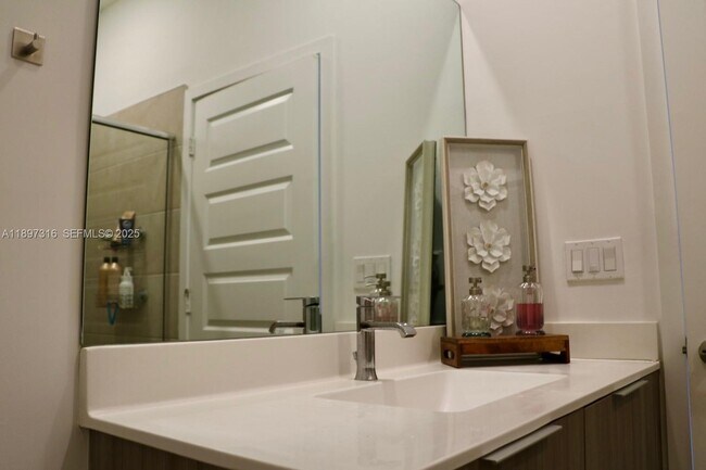 Building Photo - 7819 NW 104th Ave