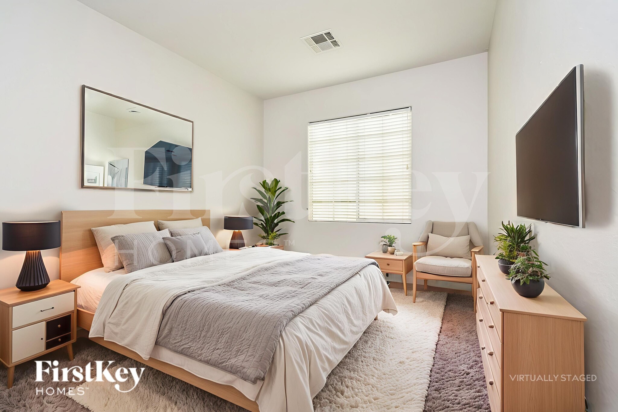 Building Photo - 10832 Avenzano St