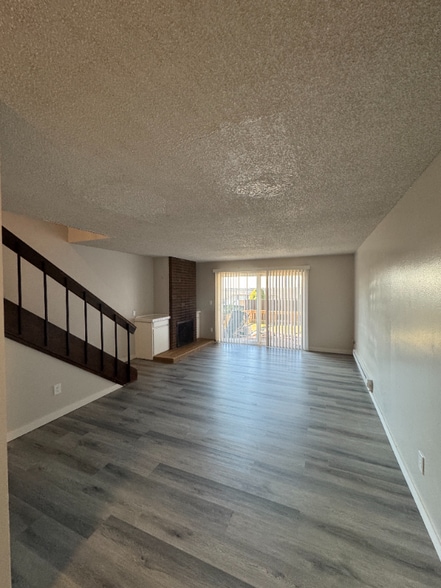 Building Photo - 308 Summit Ave N