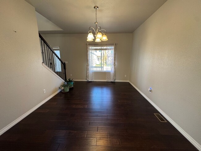 Building Photo - Beautiful 4 Bed, 3 Bath Home – Modern Upgrades, Spacious Backyard & Prime Location
