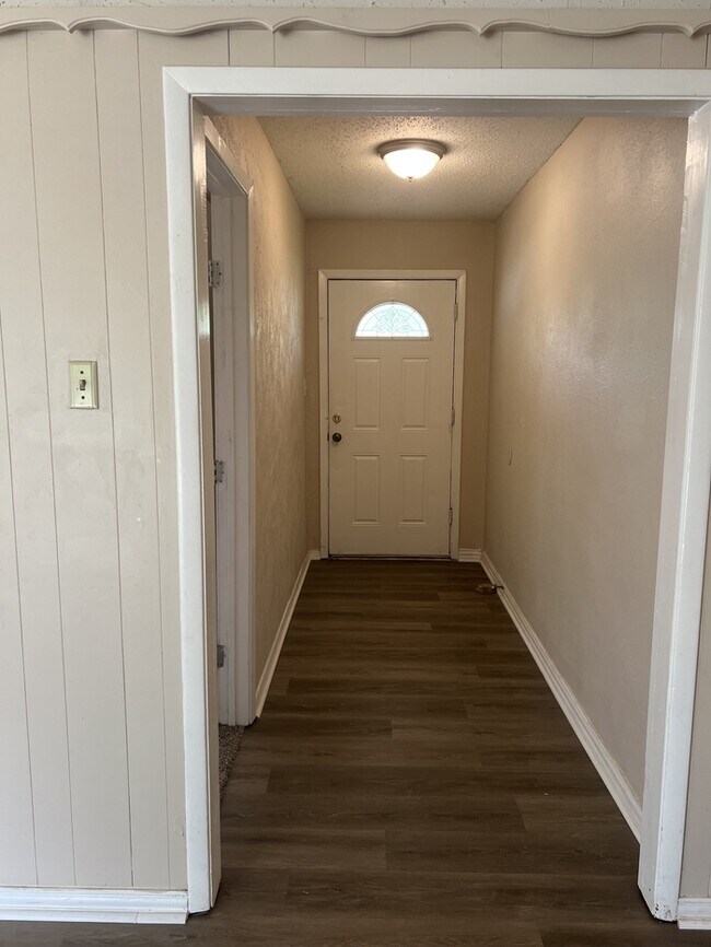 Building Photo - 361 Heirloom Dr