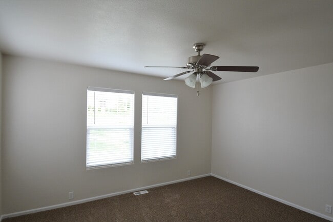 Building Photo - Beautiful townhome near Ft. Carson available to move in!