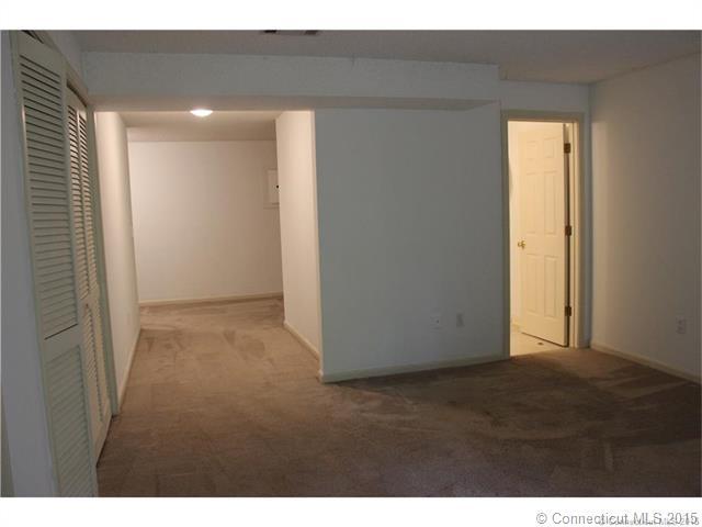 Building Photo - 11 Periwinkle Ln