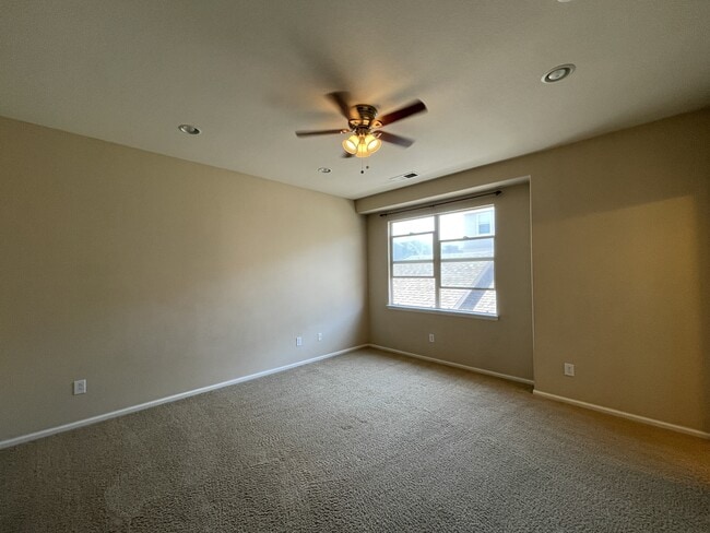 Building Photo - 13678 E Weaver Pl