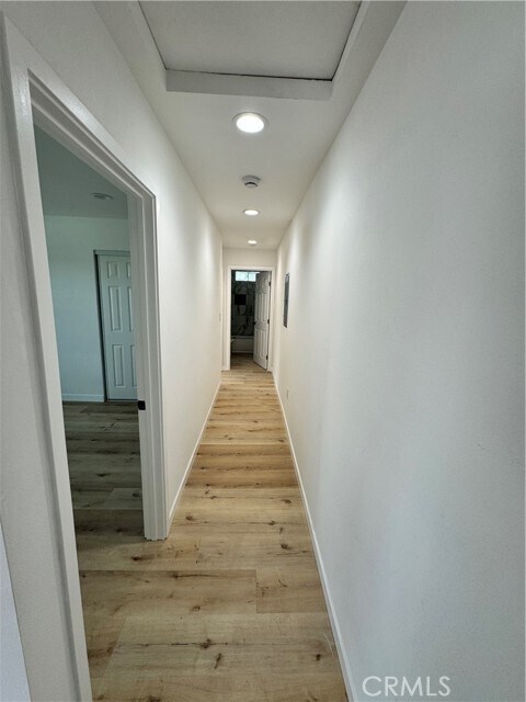 Building Photo - 922 E Lanzit Ave