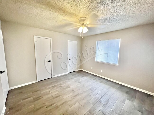 Building Photo - 2 br, 1 bath 4plex - 4805 Rainbow Cir Unit 1