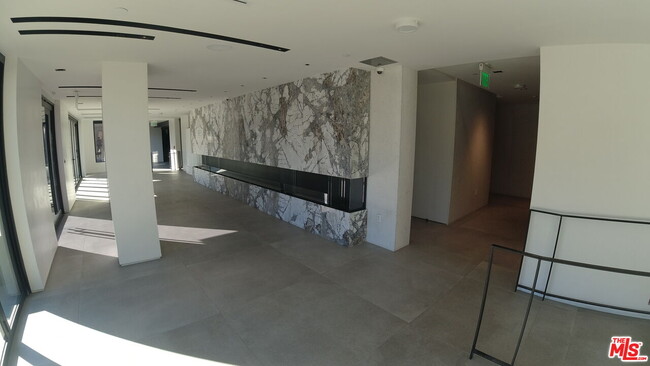 Building Photo - 8811 Burton Way