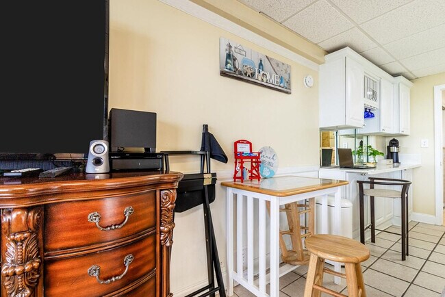 Building Photo - 14401 Front Beach Rd