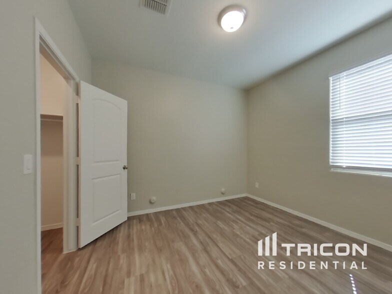 Building Photo - 17915 N Nocera Rd