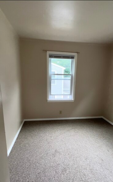 Building Photo - 110 Cottage Grv