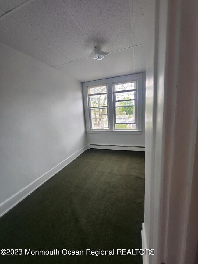 Building Photo - 698 Worth Ave