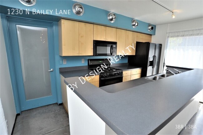 Building Photo - 1230 N Bailey Ln