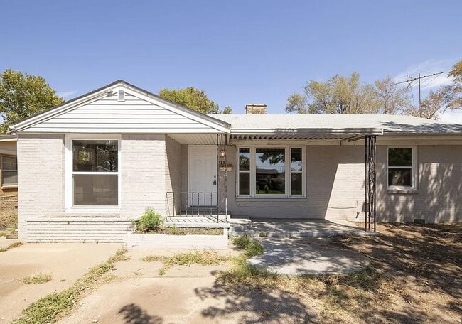 Building Photo - 1222 E Del Mar St