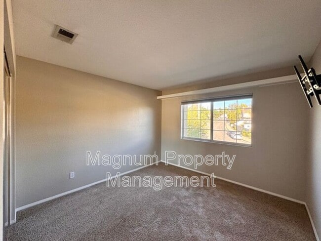 Building Photo - 40085 Temecky Way