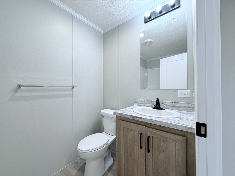 Building Photo - 52962 N Yorktown Ct