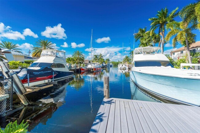 Building Photo - 230 NE 2nd Pl