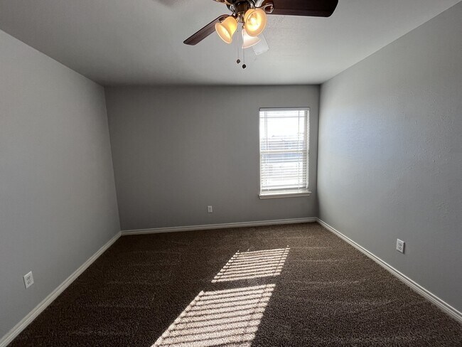 Building Photo - 3444 Itasca St