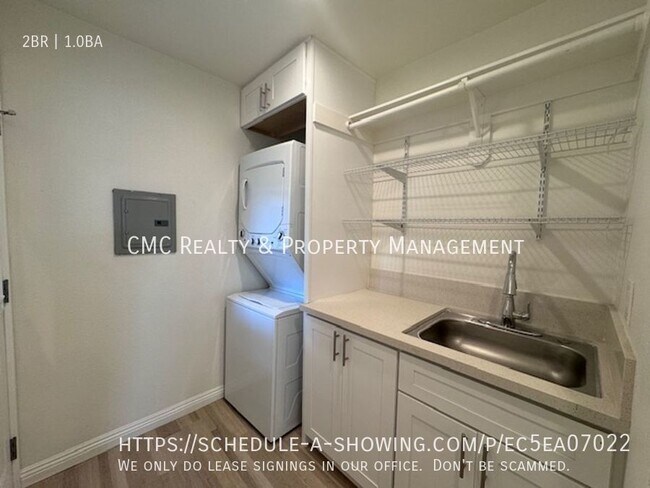 Building Photo - 5255 E Ocean Blvd