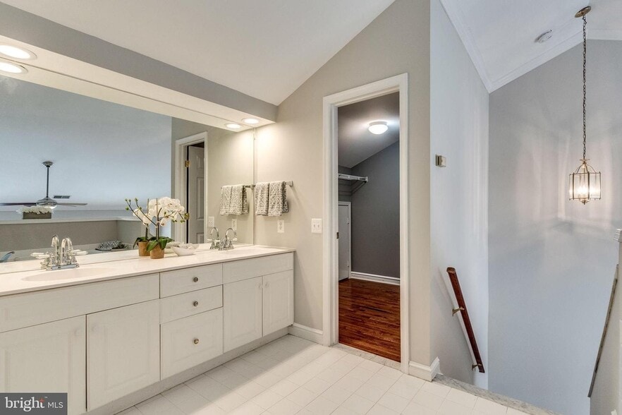 Building Photo - 6034 Ricketts Walk