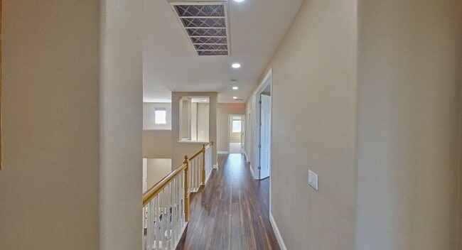 Building Photo - 1692 Woodhaven Cir