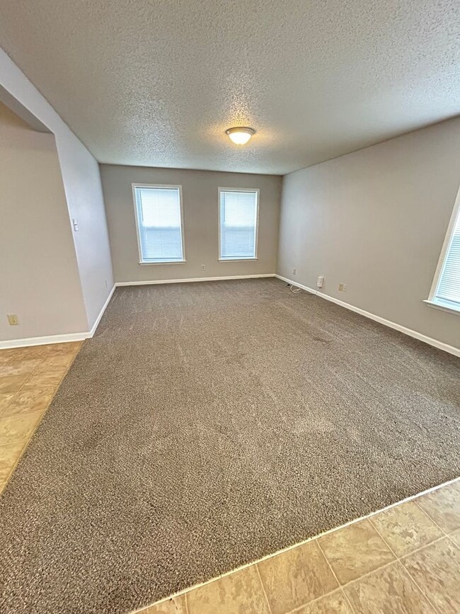 Building Photo - Franklin IN - 3 BR home