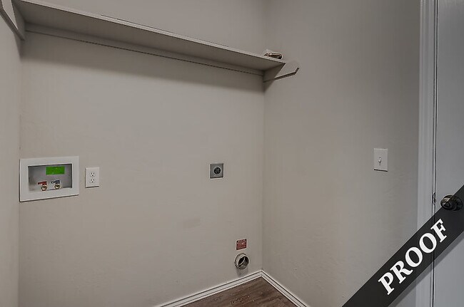 Building Photo - 7641 Leichter Ave