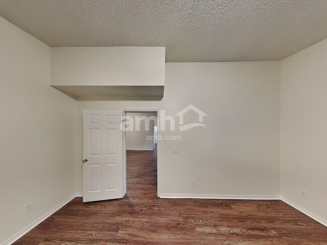 Building Photo - 12636 Enclave Dr