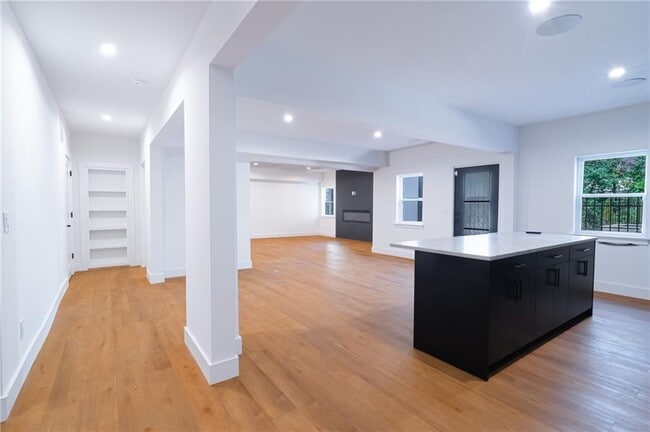 Building Photo - 4051 Annecy Dr SW