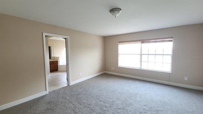 Building Photo - 9143 Lake Avon Dr