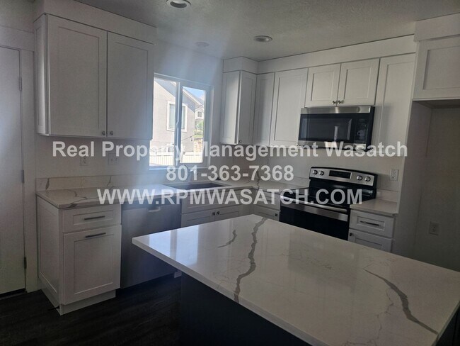 Building Photo - 738 N 160 E