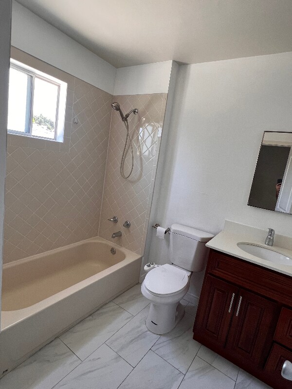 Building Photo - 158 S Bonnie Ave