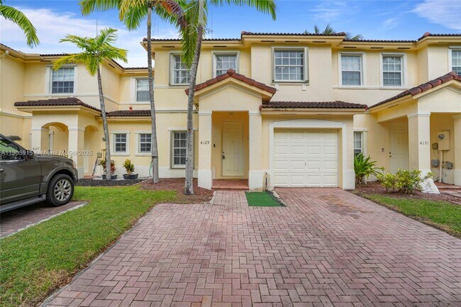 Building Photo - 4129 NE 26th St