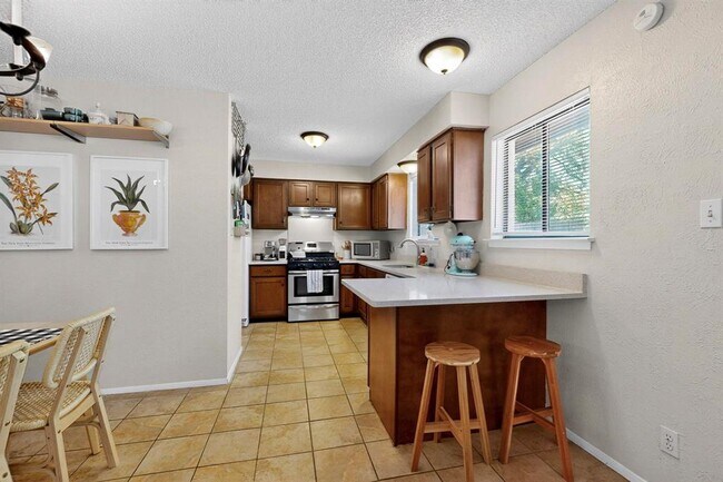 Building Photo - 7304 Eganhill Dr