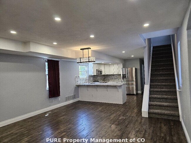 Building Photo - 3 BR 2 Bath home just outside of Downtown Denver!