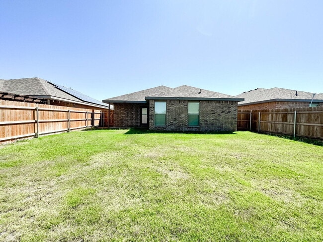 Building Photo - 2918 Urbana Ave