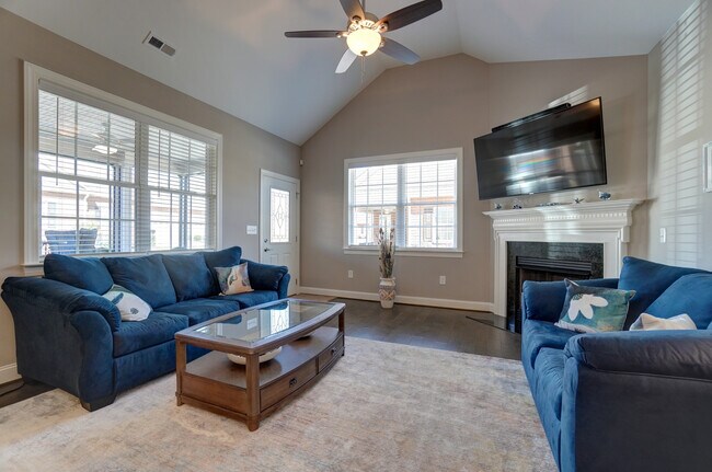 Building Photo - 2335 Sylvia Court